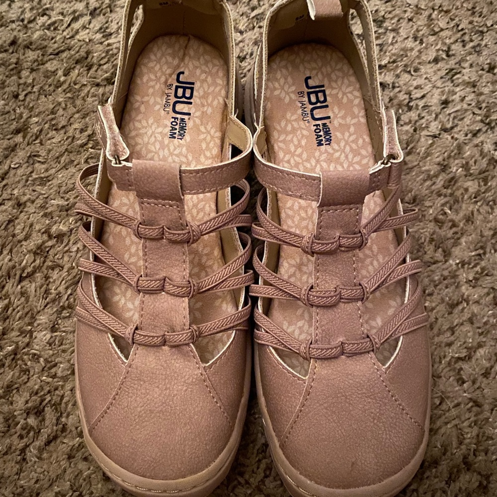 Blush Beige JBU by Jambu flats in Sz 8 NWOT